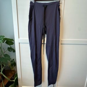 Lululemon Pants with Pockets! Size 4